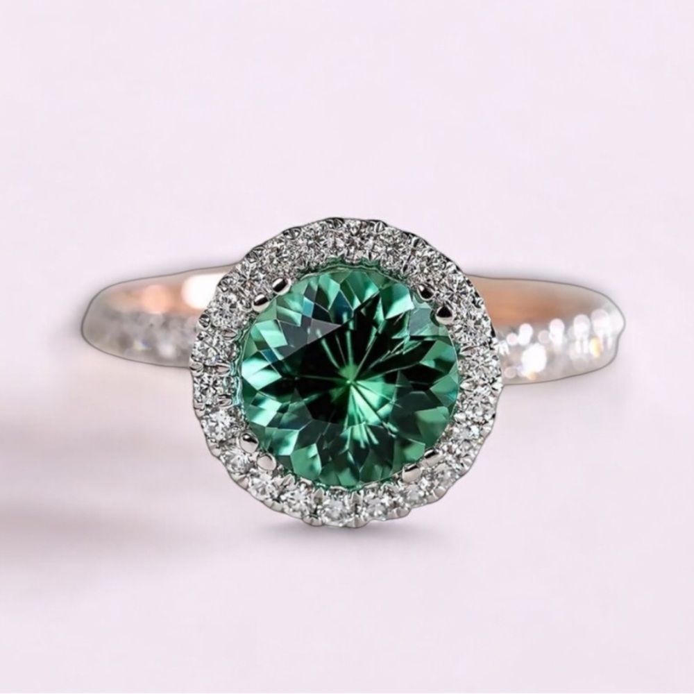 Stunning 925 Sterling Silver Round Cut Emerald Green Engagement Ring